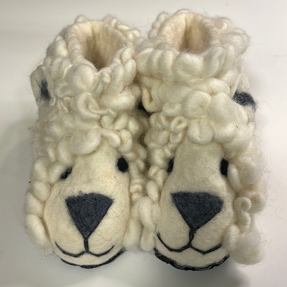 🐑❤️ Adorable Lamb Children’s Slippers